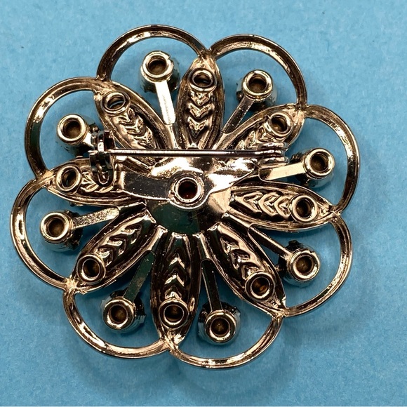 Vintage Rhinestone Brooch Round Riveted Stunning Sparkling MCM Pin Silver Tone - Picture 3 of 6